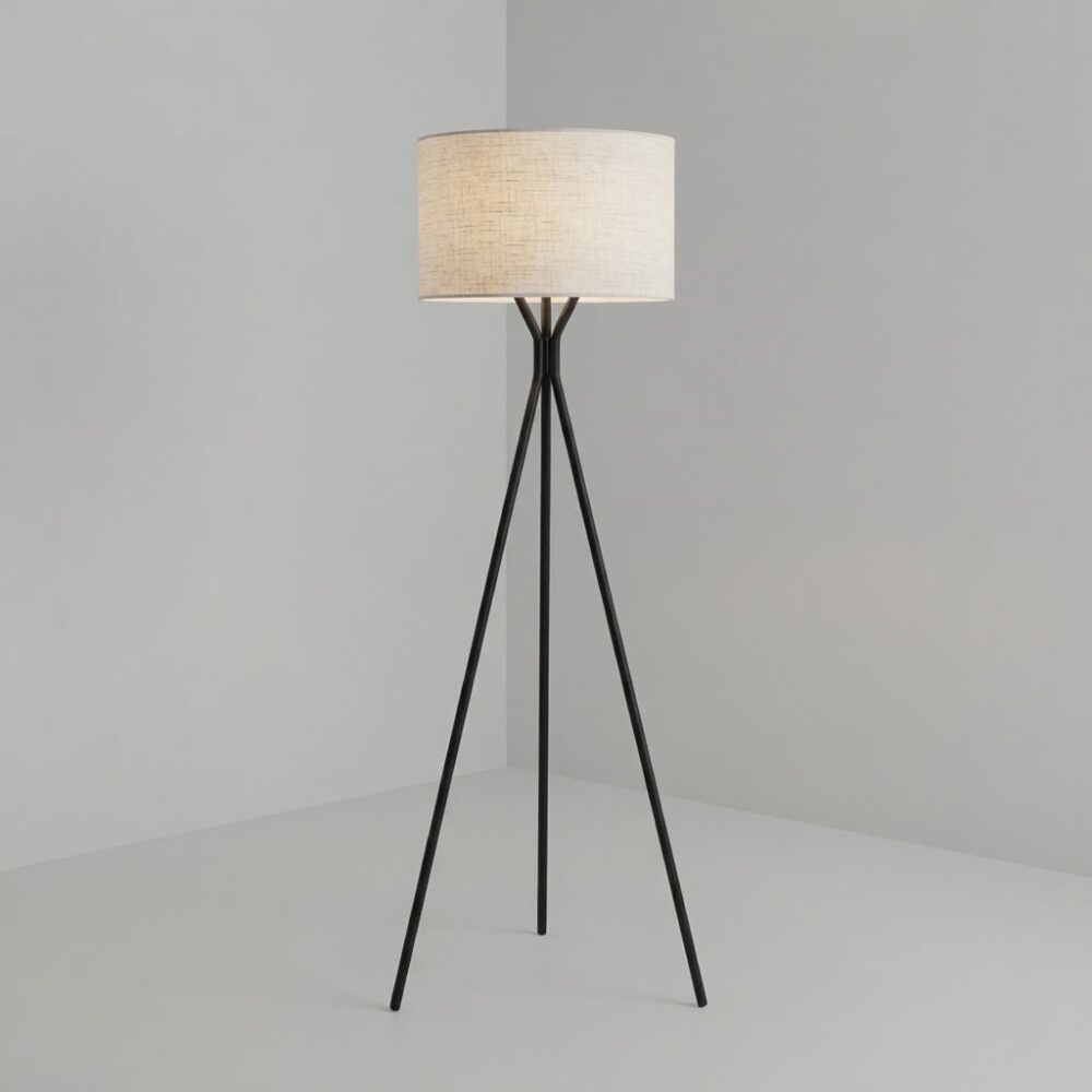 Coat Tripod Floor Lamp in Matt Black