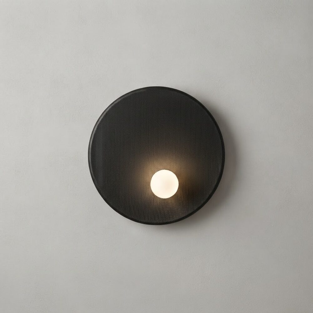 Large Catch Wall Light in Black